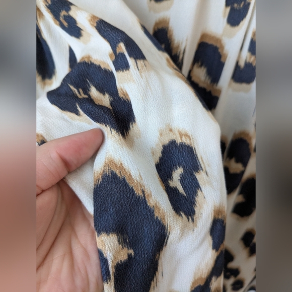 Crepe Weave Animal Print Long Sleeve Blouse Cream with Black/Tan Print - Size M - Picture 8 of 8